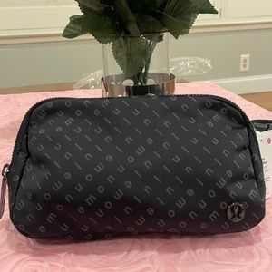Lululemon Everywhere Belt Bag (Original strap)